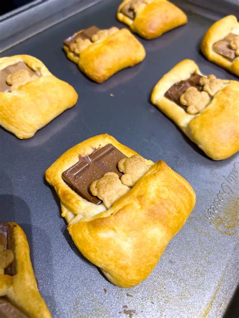 Easy Teddy Grahams In a Blanket Kids Recipe | Essy Cooks