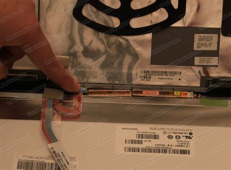 LCD Screen Installation | LaptopScreen.com