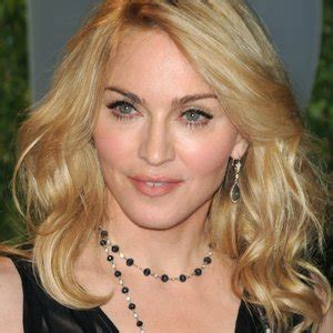 You've Been Singing These Song Lyrics All Wrong - ZergNet