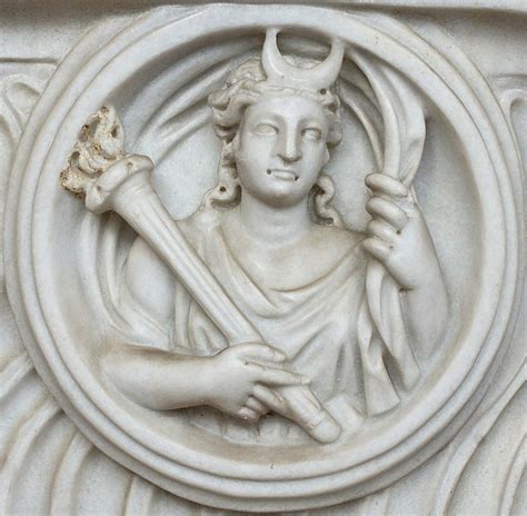 Selene – The Story of Greek Moon Goddess - Symbol Sage