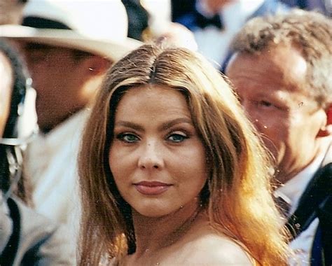Igralka Ornella Muti si želi ruskega državljanstva - Primorske novice