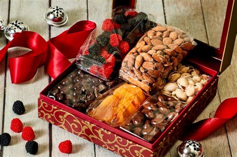 Best 7 Chocolate And Nut Gift Baskets For Delivery - Treat Buyer