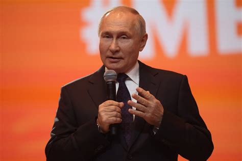 Russia Risks Collapse Over Ukraine Debacle, Lawmaker Warns - Newsweek