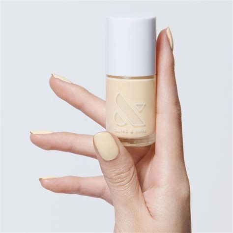 The 13 Best Gel Nail Polish Brands That Rival a Manicure | Who What Wear