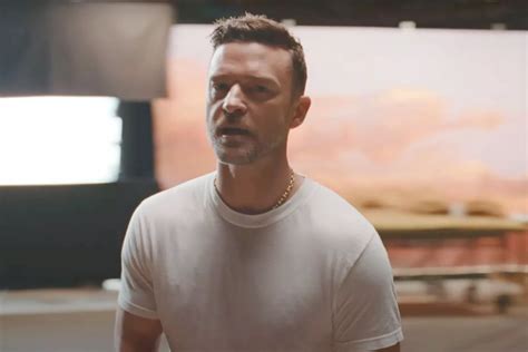 Justin Timberlake performs new single 'Selfish' on Saturday Night Live as he jokes he's bringing ...