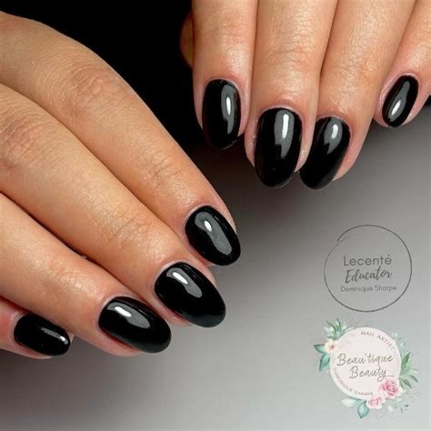 Test out the black nail theory with 25 black nail styles – Scratch