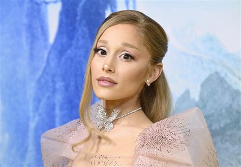 Ариана Гранде рассказала, почему она использует свое полное имя в ...