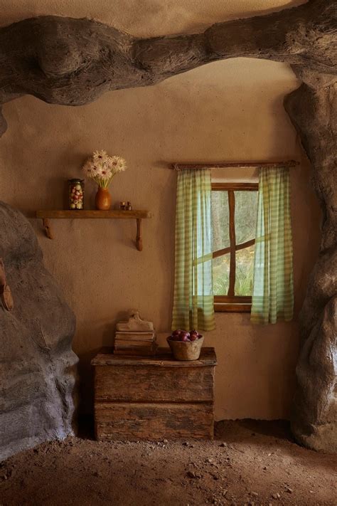 Shrek's Swamp Is Now a Screen Accurate Airbnb - Nerdist