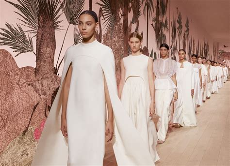 Haute Couture Show in Paris: Dior schickt Göttinnen auf den Laufsteg