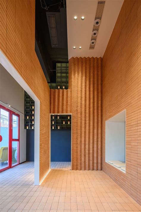 Gallery of RU Coffee Shop / BE Design - 3