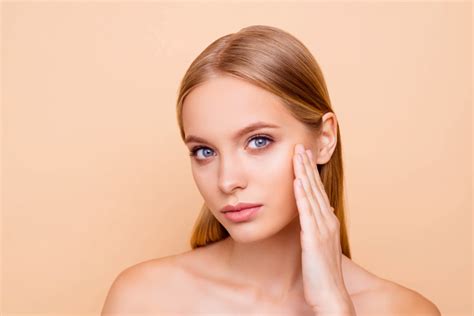 forehead  beauty feature    face  attractive