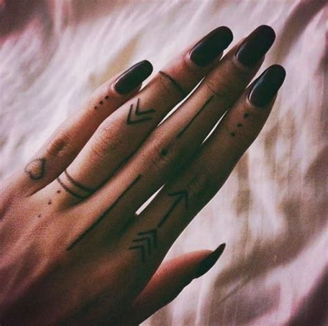 Tatuajes En Los Dedos