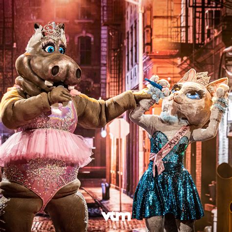 The Masked Singer: Hippo en Miss Poes knallen met '2 Be Loved' | Wij ...