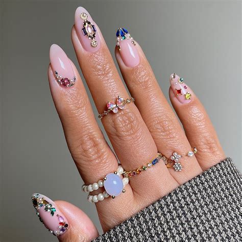 Unhas Tendência 2025 - Essa é a tendência de unhas de 2025 mais chique do momento » STEAL THE LOOK