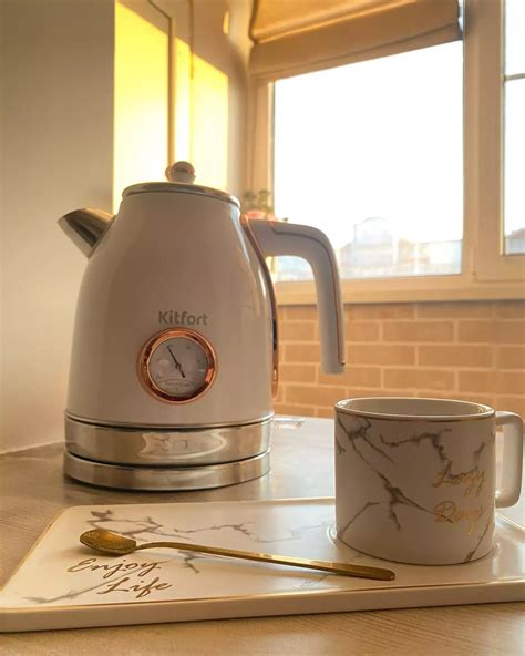 Чайник с белым золотом Kitfort KT-6102-3 купить по цене 4 390 ₽: отзывы ...