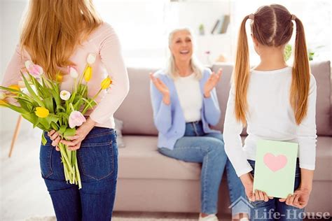 Что подарить пожилому человеку? | Блог дома престарелых Life-House