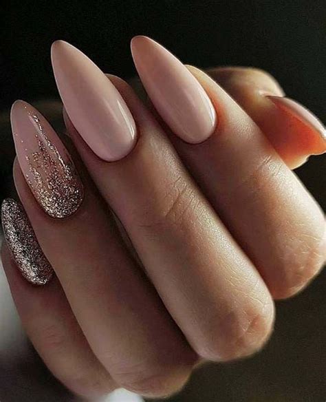 Modele de UNGHII CREM - modele unghii superbe, la moda in 2023!