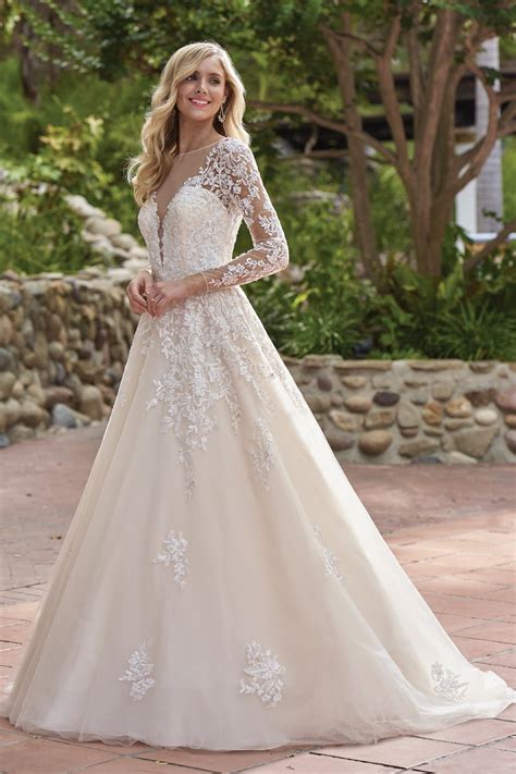 Extravagant Wedding Dresses Lace