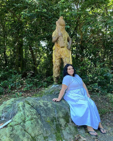 Sara Santos - Cartomante | Não desobedeça a pombogira de vocês 🤣