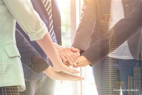 penanganan covid  pemulihan ekonomi menjadi pekerjaan bersama