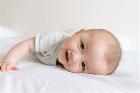 O bebê de 6 meses - A revista da mulher