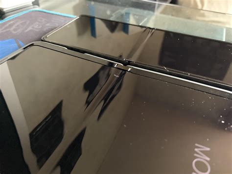 Pixel Fold crease vs. Galaxy fold 4 and flip 4 : r/PixelFold