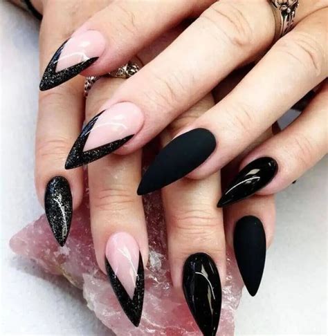 25 Trendy Black French Tip Nails Design and Ideas - Dezayno