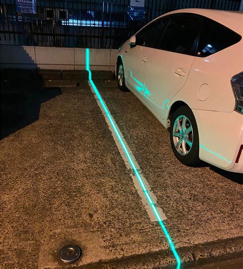 新製品【ラインレーザー】 雪国の降雪時の白線として、駐車場やトラックヤードのラインとして活用。防滴仕様より設置も簡単。スポーツやイベントの ...