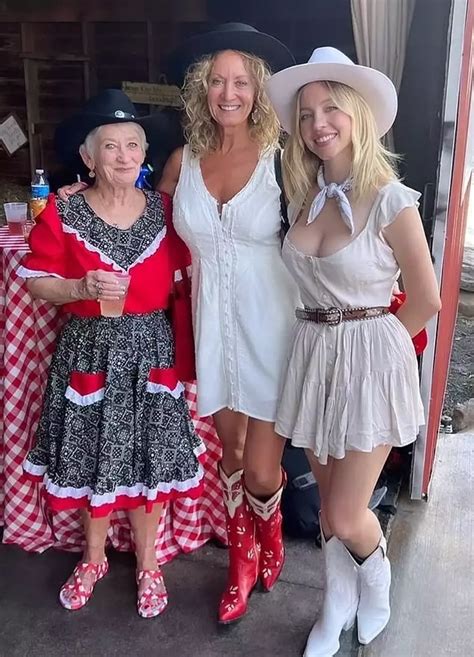 Sydney Sweeney says there were ‘so many misinterpretations’ about mom’s