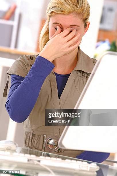 23,390 Frazzled Computer Stock Photos, High-Res Pictures, and Images ...