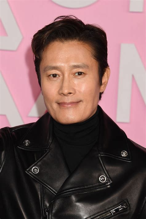 "He Ends Season 2 With His Mask Back On": Lee Byung-hun Says the Front