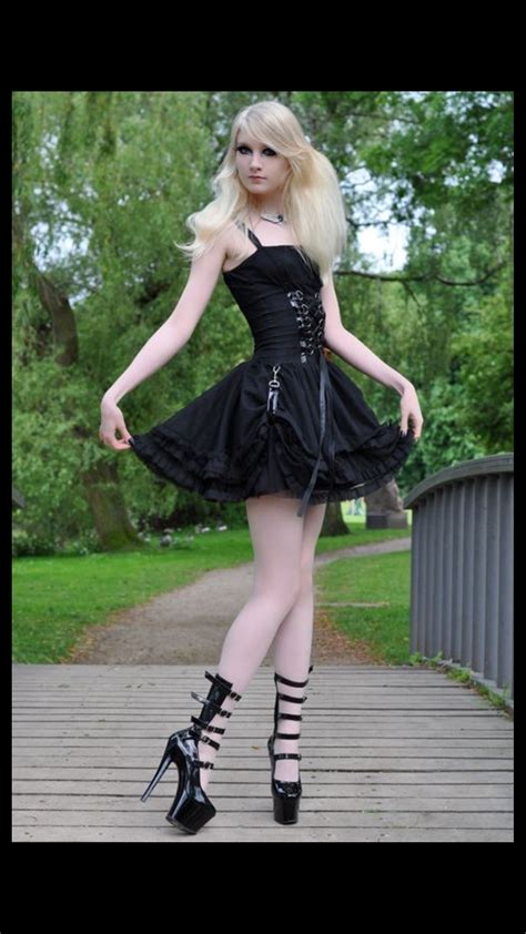 Pin by K Br on Hot trap | Fashion, Gothic fashion, Hot goth girls