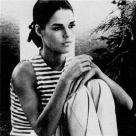 Flashback Friday: Steal Ali MacGraw's Signature Style | Glamour