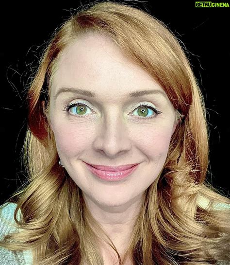 Actress Deborah Twiss HD Instagram Photos and Wallpapers February 2021