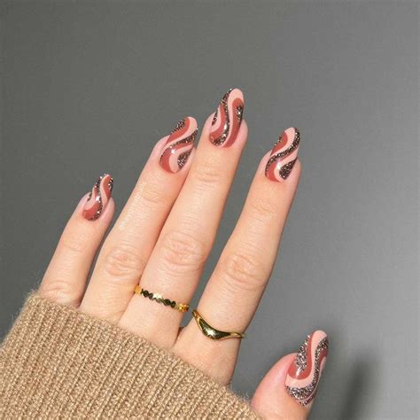 14 Cream Nail Ideas for Fall for the Perfect Neutral Manicure