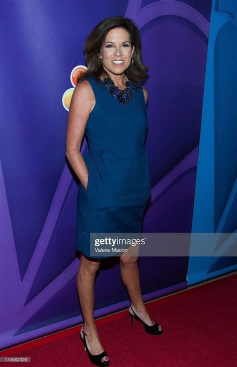 Michele Tafoya's feet