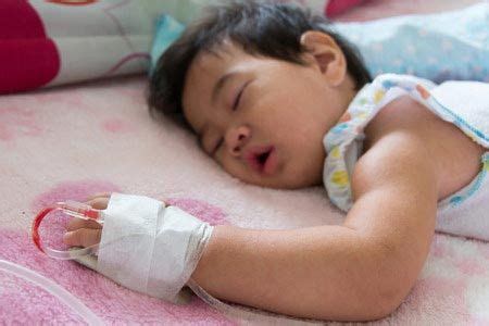 Kenali Gejala Diare Akut pada Anak - KlikDokter