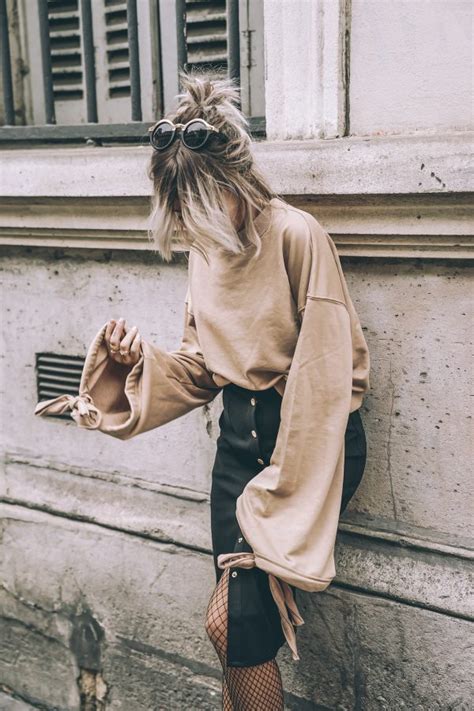 LOOSE & SHIRT - N O H O L I T A