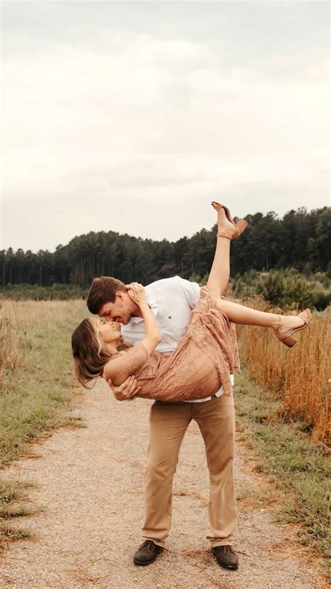 couples candid field photoshoot | Photography poses, Couple picture