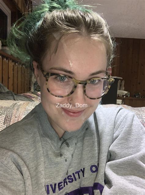 College girls do it best : r/cumshots