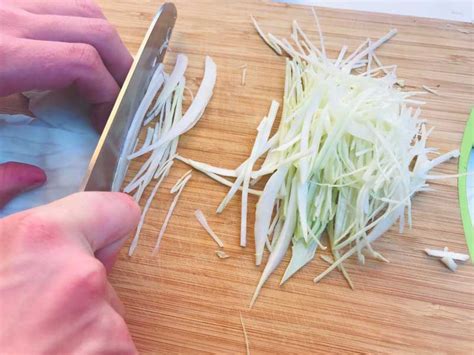 Салат с капустой и морковью Коул Слоу: рецепт Евгения Клопотенко