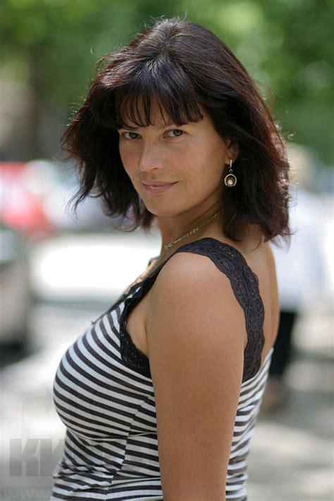 Елена Гольянова — биография, фильмография, фотографии актрисы