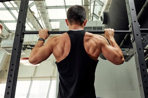 pull  man lift images    freepik