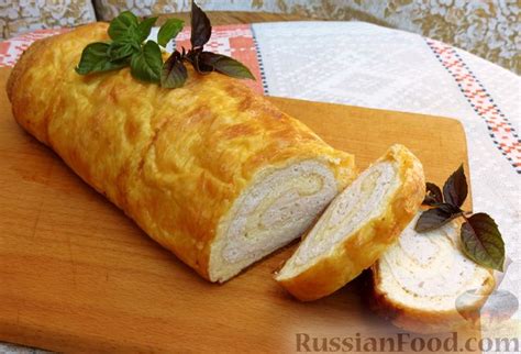 Рецепт: Сырно-яичный рулет с куриным фаршем (в духовке) на RussianFood.com