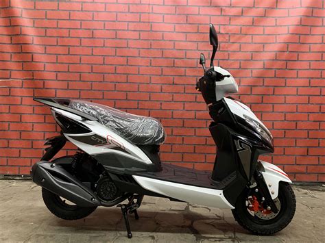 Скутер VENTO CITY, черно-белый - 021701 купить в мотосалон е LKMoto в ...