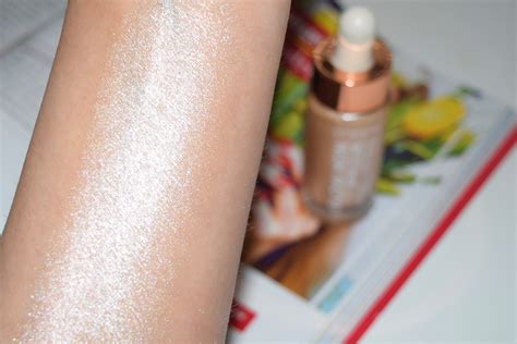 Loreal Paris Glow Mon Amour Highlighting Drops [Review + Swatches ...