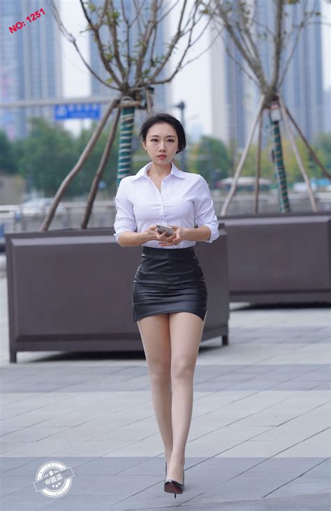 #街角美人 0201-37F-031 - 2,427×3,740 Tight Skirt, Beautiful Asian Women