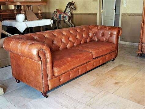 Chesterfield Sofa | Cabinets Matttroy