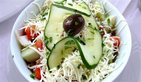Овчарска салата | Rezept