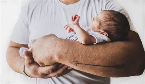 how to care for newborn belly button